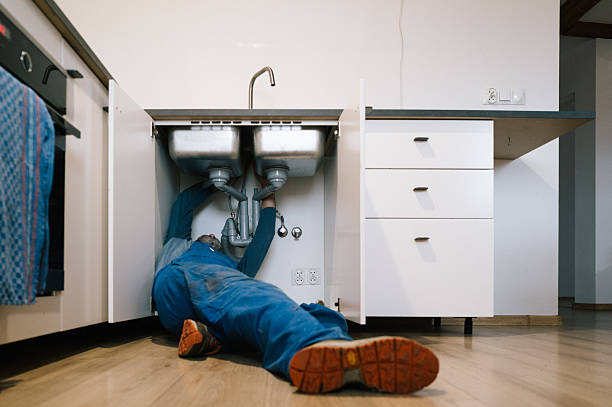 Professional Leak Detection technician working in Mason, TX